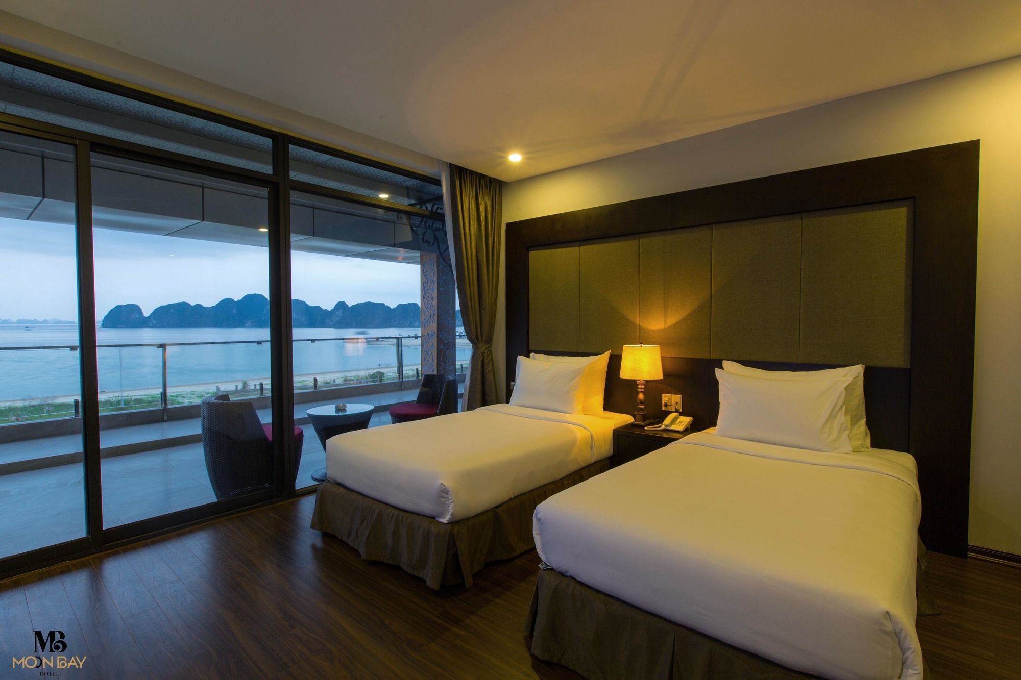 Moon Bay Ha Long Hotel Exteriör bild